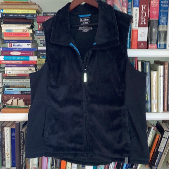 LLBean LONG VEST in luxe fleece—EUC! - Picture 2 of 13